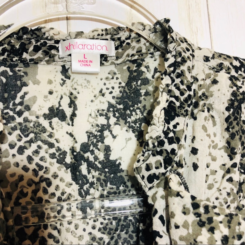 Women's Snake Pattern Ruffled Blouse A4 - Picture 5 of 6